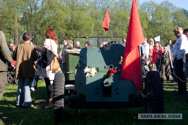 Латвия 2012: травля отмечающих 9 мая