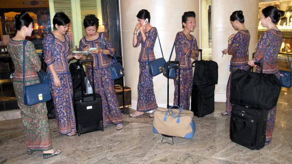 Суровые тренировки китайских стюардесс