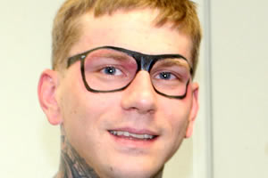 Татуировка прямо на глазу...