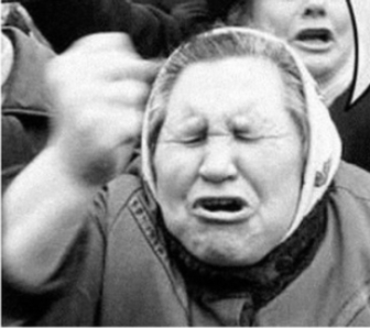 Просто уличный туалет в деревне