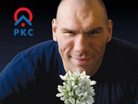 Парень вырубил грабителя, а потом спаc жизнь