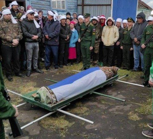 Медведев: РФ ударит по центрам принятия решений на Украине в случае атаки на свои территории