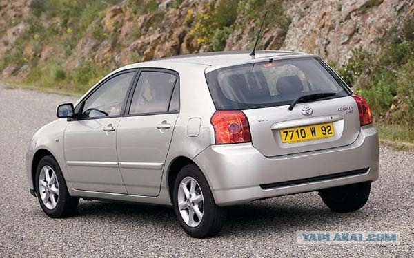 Женщина не удержала авто и попала под фуру