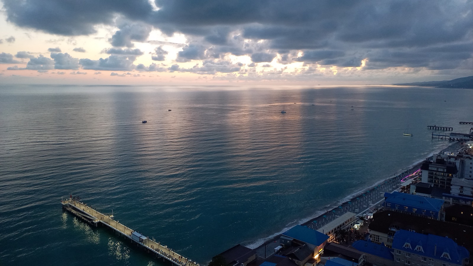 Абхазия стоит ли ехать в 2024. Открытое море фото. Чистота моря в Крыму. Анапа море. Черное море Абхазия сегодня.
