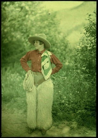 Этой фотографии больше 100 лет, снято на фотопластинку