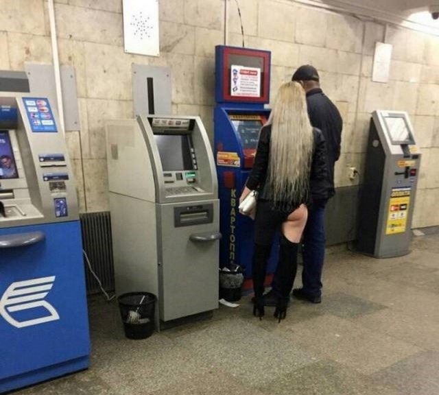 Модники, скрывающие свою неземную красоту в подземельях нашего метрополитена