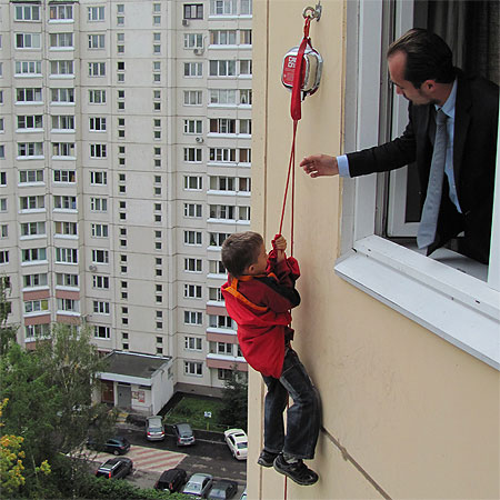 Пожар на 8 этаже и мать с ребенком