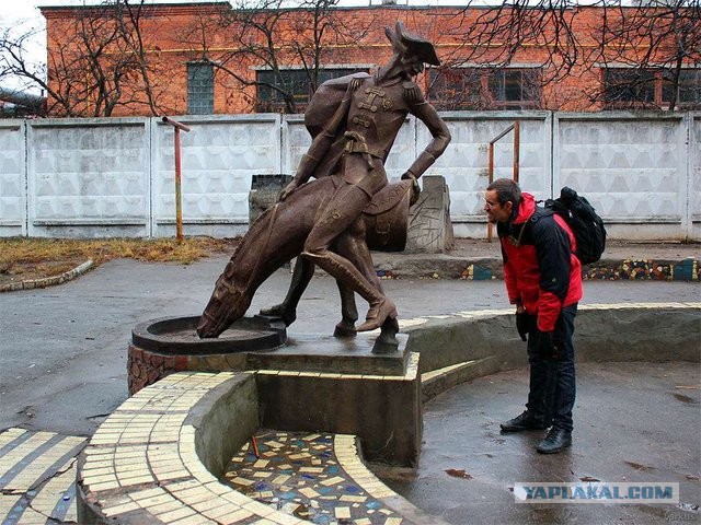 Необычные статуи мира