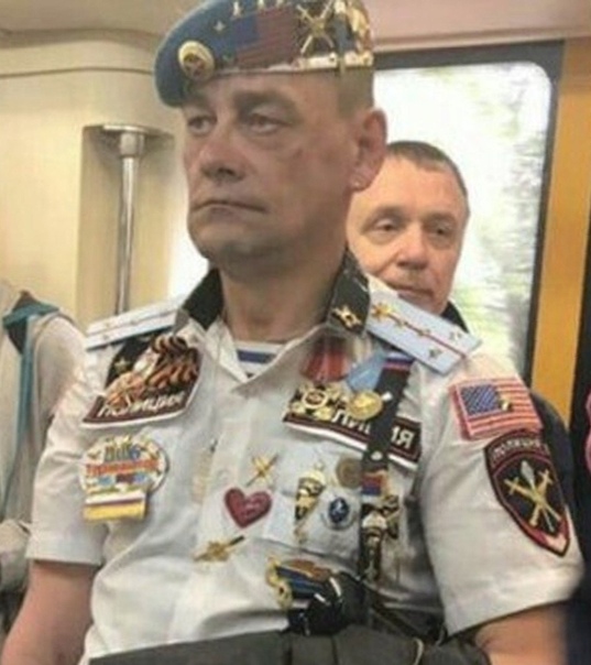 Новый охранник в лечебнице, коллеги!