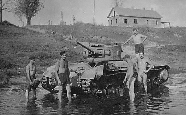 1941   Английские танки под Москвой