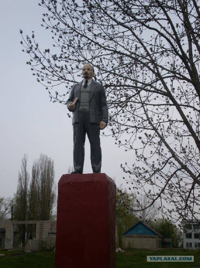 Памятники Ленину