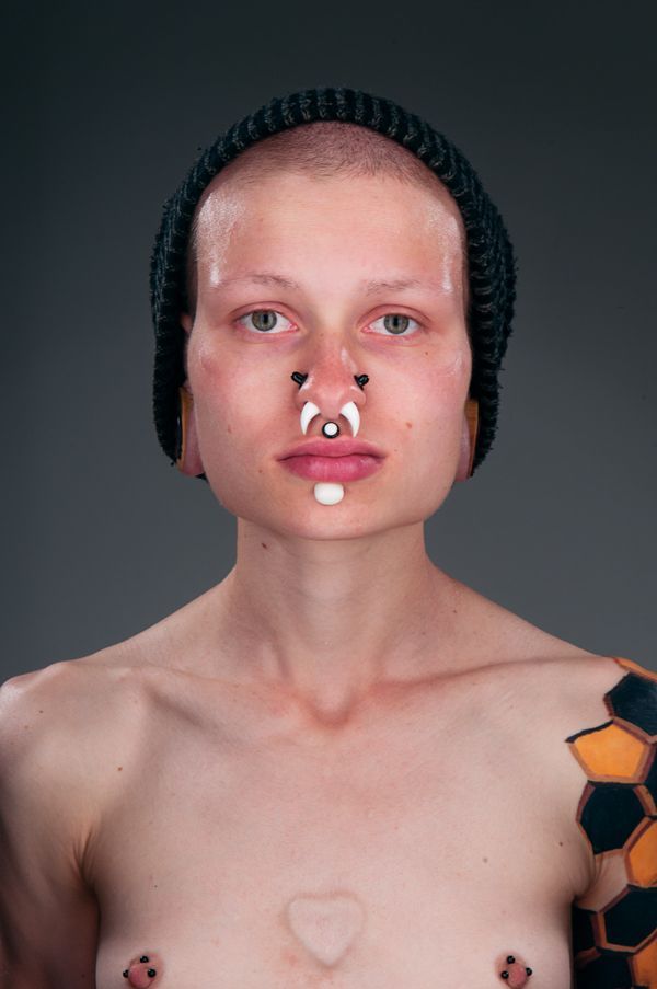 Девушки с татуировками. Одетые и не совсем.