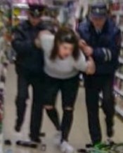 15-летняя девушка устроила погром в "Магните", когда ее уличили в краже