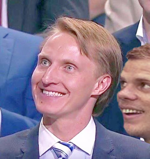 Фотожаба: Кокорин смотрит на Дзюбу