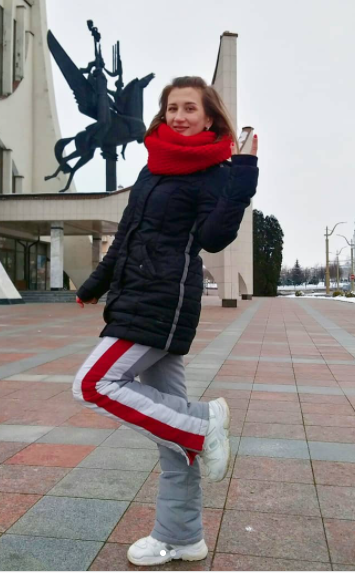 В Минске судили хозяйку квартиры за занавески с белорусским орнаментом на балконе 14-го этажа