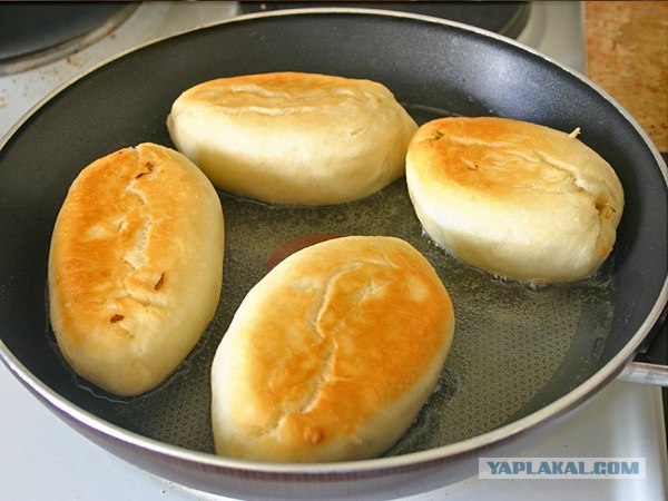 Пирожки жареные с капустой