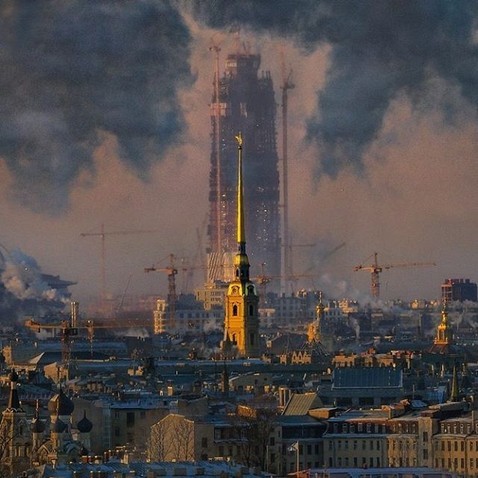 Луна за горой Монвизо