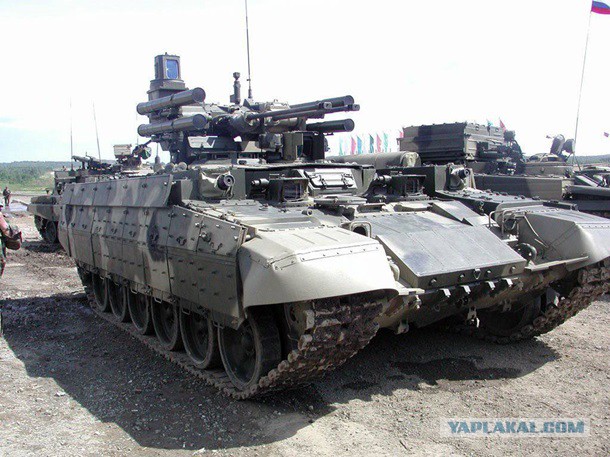 Истребитель танков ИТ-1 («Объект 150») и Хрущев с ракетным барабаном