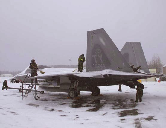 Прогулка вокруг F-22 Raptor