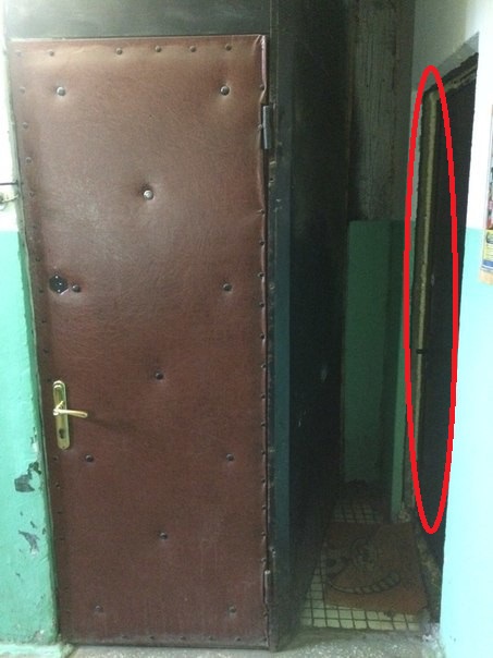 Zagadka Chto Delat Esli Ochen Hochetsya Predbannik Pered Svoej Kvartiroj No Sosedi Protiv Yaplakal