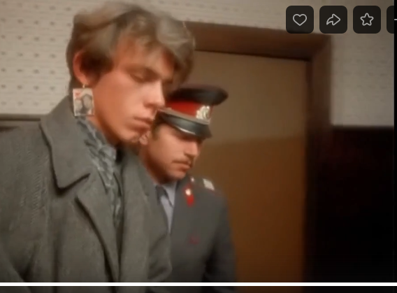 Жительнице Нижнего Новгорода назначили пять суток ареста за ношение сережек в цветах радуги