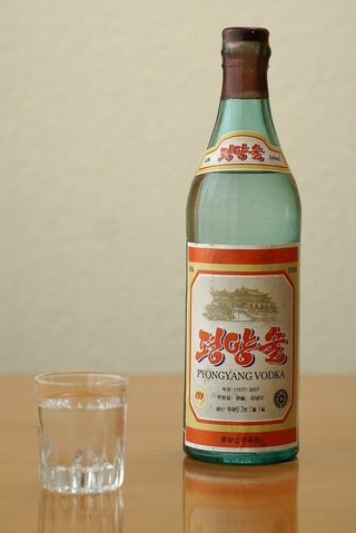 Ким Чен Ын проинспектировал водочное производство