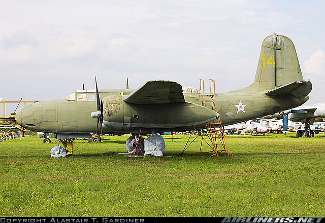 Эмоции лётчиков-ветеранов при виде своих самолётов через 70 лет