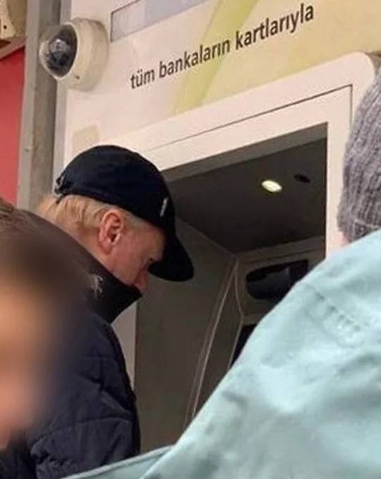 Анатолий Чубайс ушел с поста специального представителя президента России по вопросам устойчивого развития и уехал из страны