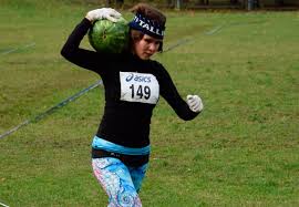 Жительница Анапы попала в ловушку из гвоздей во время пробежки и пробила ноги насквозь