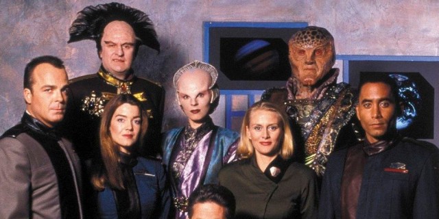 Сериалы фантастики 2000х.