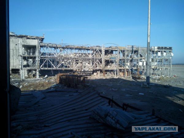 Зачистка аэропорта от войск украинских ВС