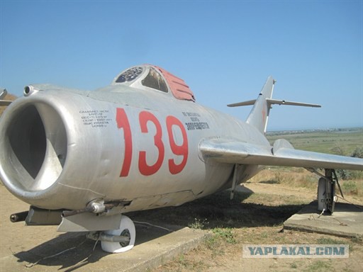 20 самых интересных авиапамятников