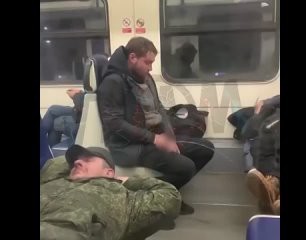 Судя по всему ему совершенно пох...