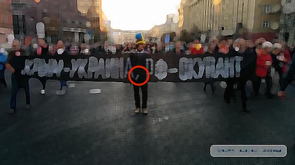 Москвичи встречают марш мира флагами ДНР И ЛНР