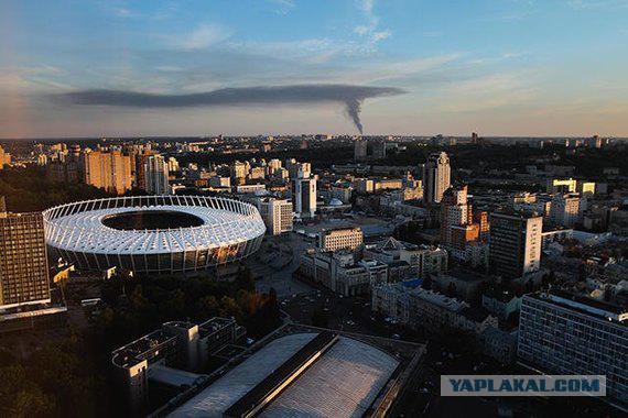 Масштабный пожар и взрыв на нефтебазе под Киевом