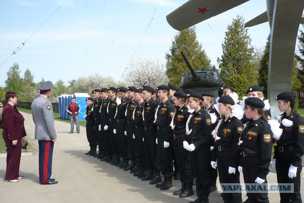 Путин предложил вернуть школьную форму