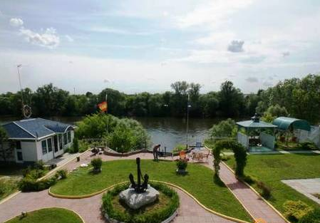 Как могла бы выглядеть русская деревня под грузом европейских ценностей