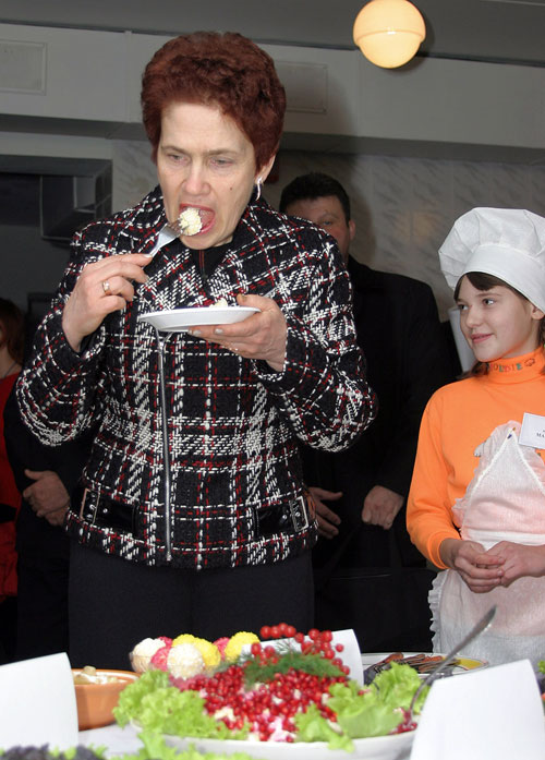 На чьих жен смотреть во время Евро 2012?