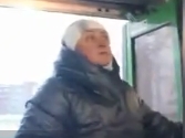 Жительница Новосибирска подралась с кондуктором, которая высадила её дочь из автобуса на мороз