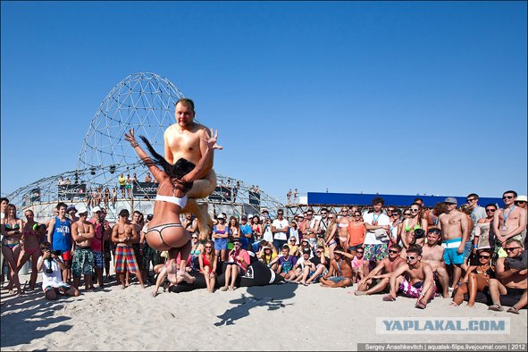 Осень наступила, падают листы
