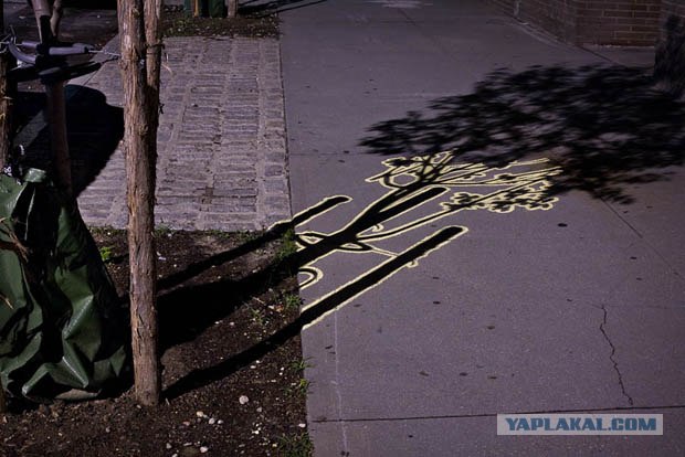 Граффити останавливает тень