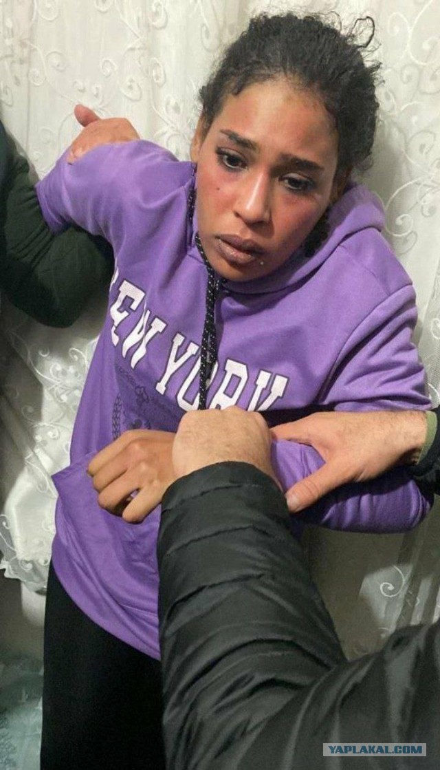 В сети появились кадры с убегающей от места взрыва в Стамбуле женщиной