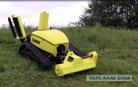 "Сумасшедшая" косилка на дистанционном управлении