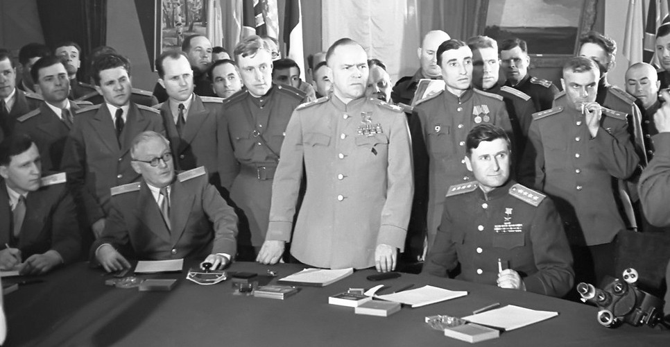 Так как же правильно, 8 мая или 9 мая?