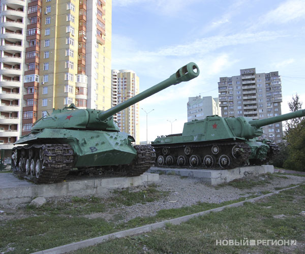 Суровые русские детские площадки
