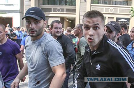 Академия единоборств разгоняла и избивала по заказу РПЦ мирных жителей Екатеринбурга