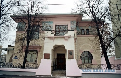 Рублевка. Что скрывает Михалков и кто живет в доме Алексея Толстого