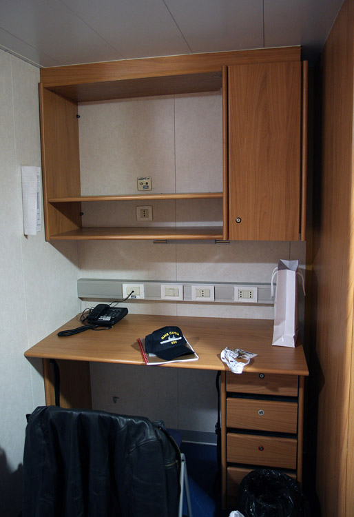 Экскурсия по натовскому авианосцу