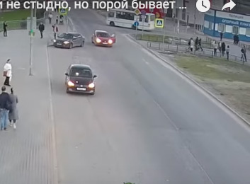 Водитель набросился на пешехода, решившего поучить его ПДД