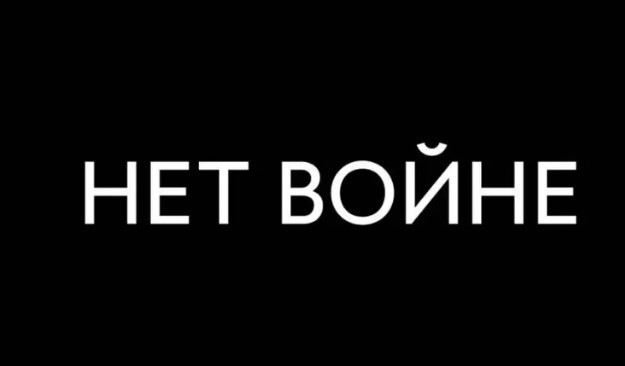 Пьяный муж при ребёнке избил свою жену в торговом центре в подмосковном Серпухове